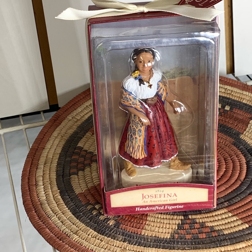 Hallmark American Doll 1824 Josefina Hand crafted
